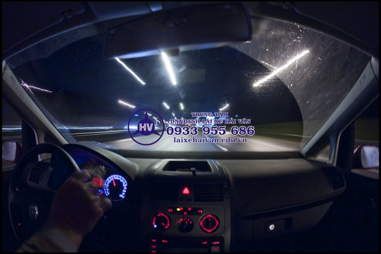 kinh nghiem lai xe ban dem - laixehaivan.edu.vn