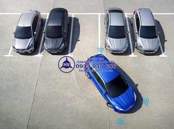 7 kỹ năng lùi xe an toàn cho tài xế mới