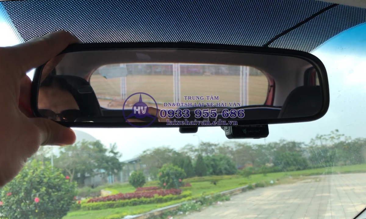 Hướng dẫn cách điều chỉnh gương chiếu hậu ô tô chuẩn xác nhất Hướng dẫn cách điều chỉnh gương chiếu hậu ô tô chuẩn xác nhất