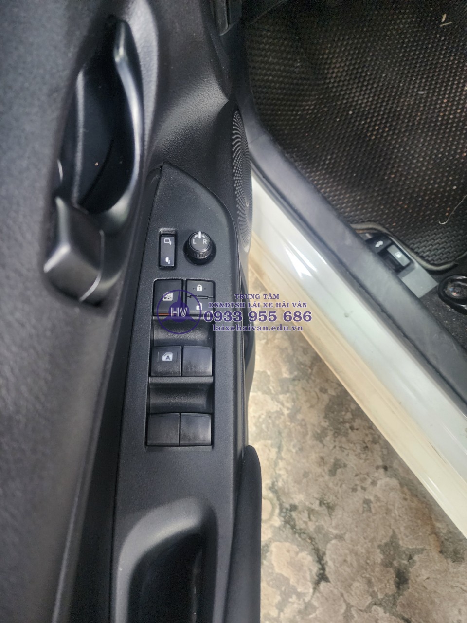 nut chinh guong o mot so xe 5 - laixehaivan.edu.vn